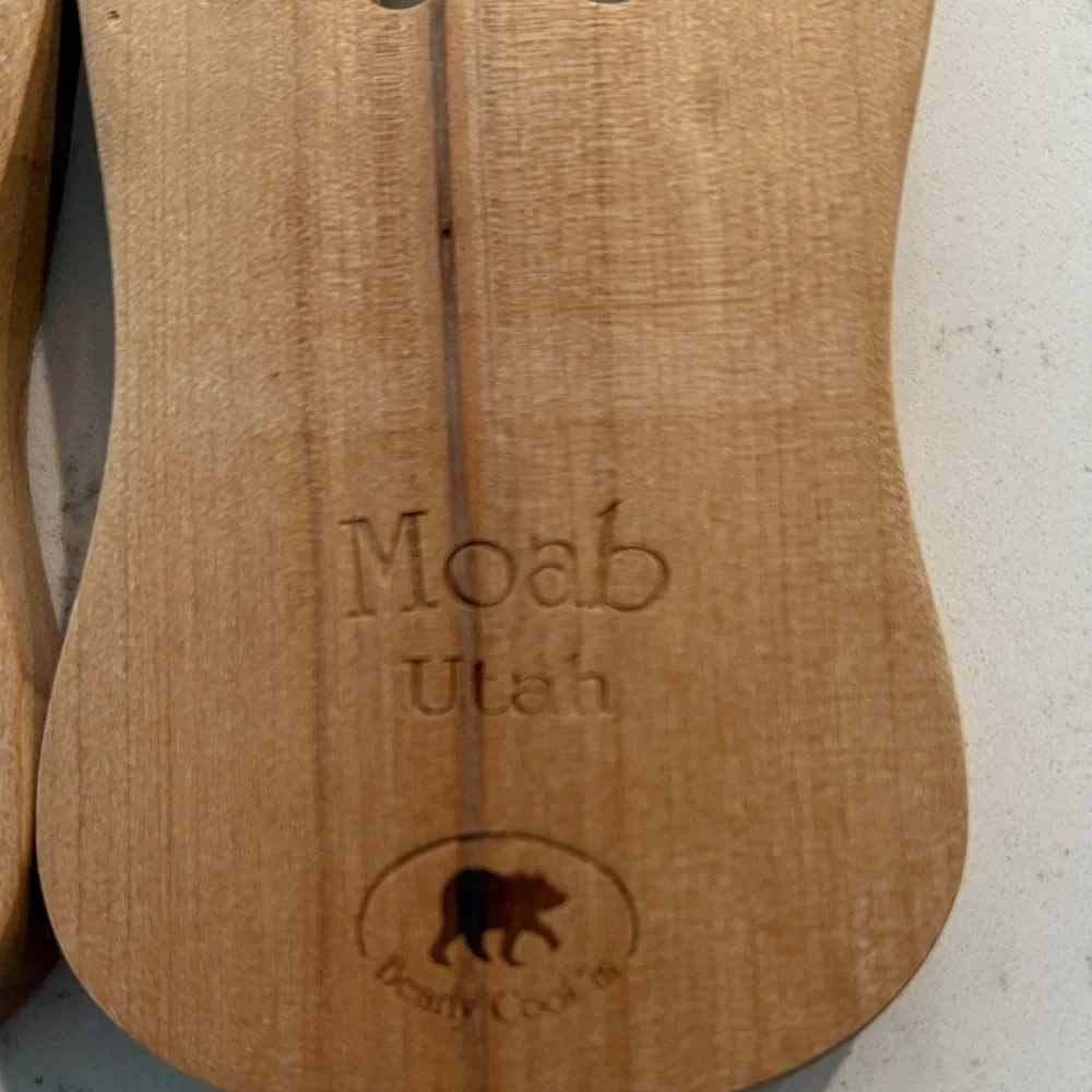 Moab Utah Bearly Cook’in Wooden Bear Claw Salad Servers